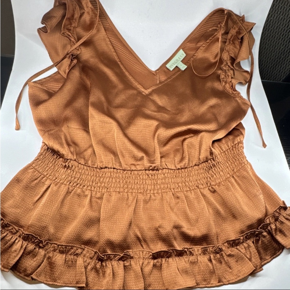 RYEGRASS Brown Ruffle
Sleeveless V-Neck Blouse Tie
Strap Size L